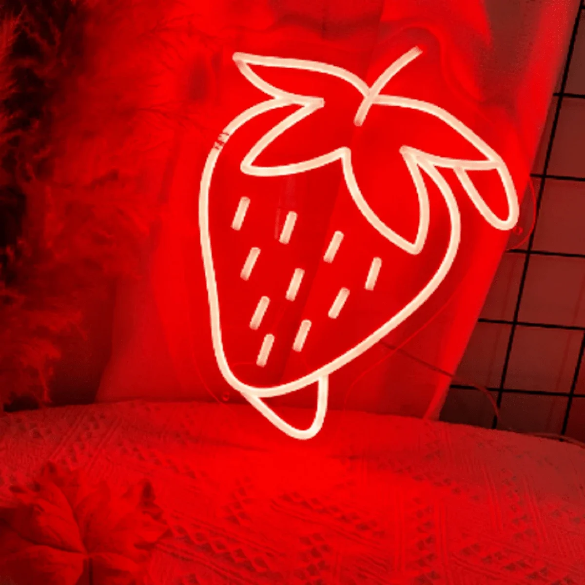 Modern Strawberry Design LED Neon Sign For Home Decoration Red Wall Decoration For Home Living Room Supermarket Shop Kids\' Gifts