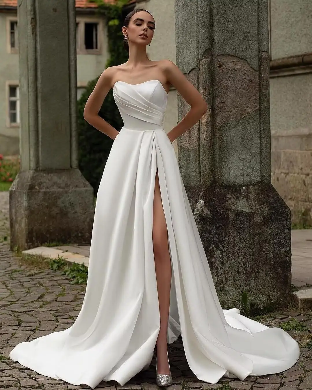 

Strapless Wedding Dresses for Bride with Slit Satin Bridal Gowns A Line Formal Evening Party Dresses