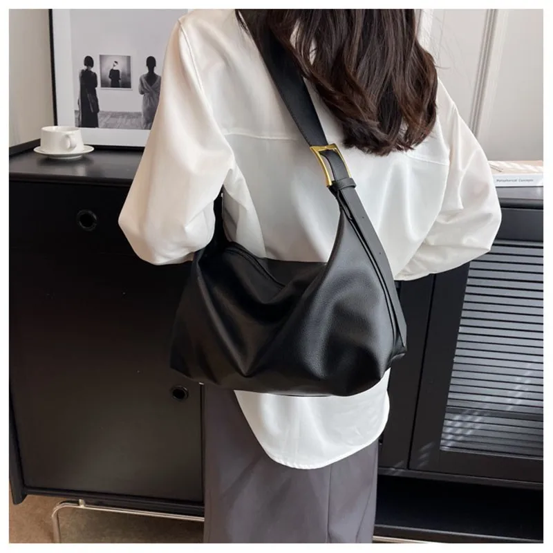 University class package and retro tote bags commuters fashion large capacity one shoulder inclined shoulder bag 2023 new tide