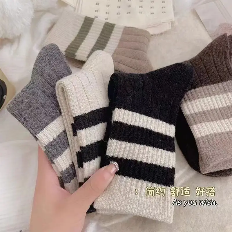 Hot Sale 2023Fashion Korea Harajuku Socks Street Hip Hop Skateboard Striped Mid Tube Socks Solid Color Breathable Cotton Socks