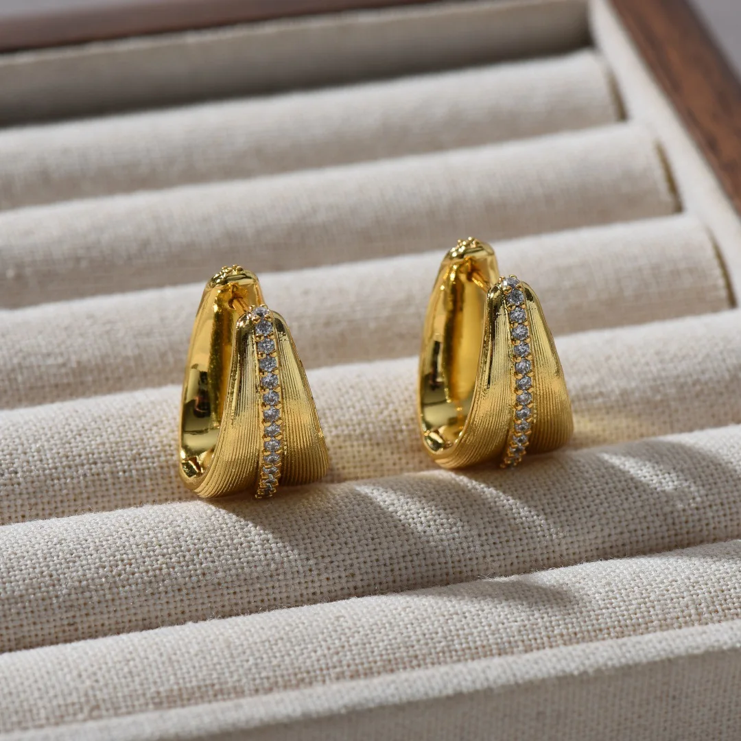 

New Fashion Brass Plated 18K Gold Zircon Earrings Women Popular Daily Jewelry Accessories