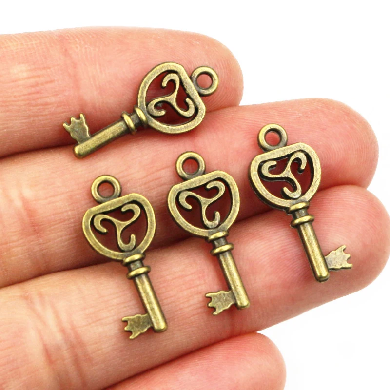 40pcs Key Charms Pendants Antique Bronze plated  Metal Retro Slower Heart Keys Charm DIY Jewelry Making Accessories Necklace