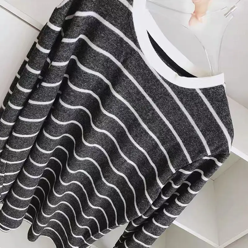 Women's Thickened Long Sleeve T-Shirt Student Loose Fit Autumn Winter Casual Striped Base Shirt Soft Hand Feel Color Block