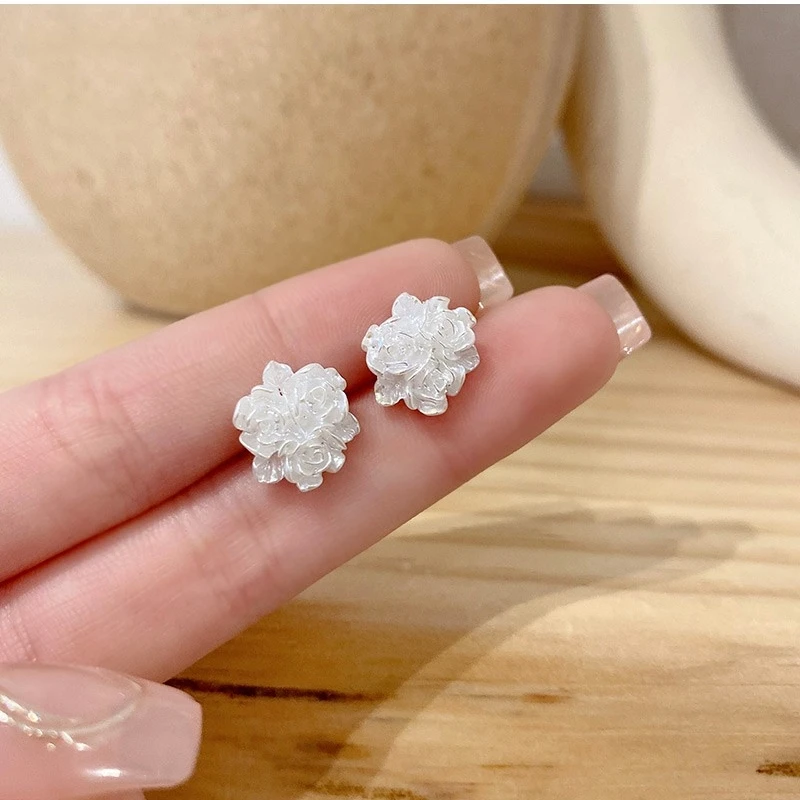 White Flower Stud Earring for Women Simple Korean Design Sweet Camellia Special Ear Jewelry Wedding Best Friend Christmas Gift