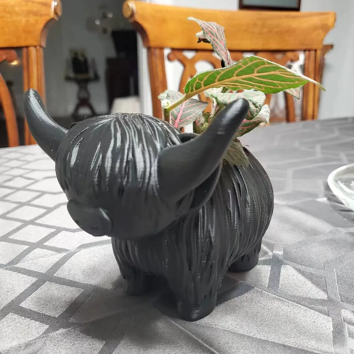 Highland Cow Resin Figurine- Cute Home & Garden Decor, Plant Pot Ornament