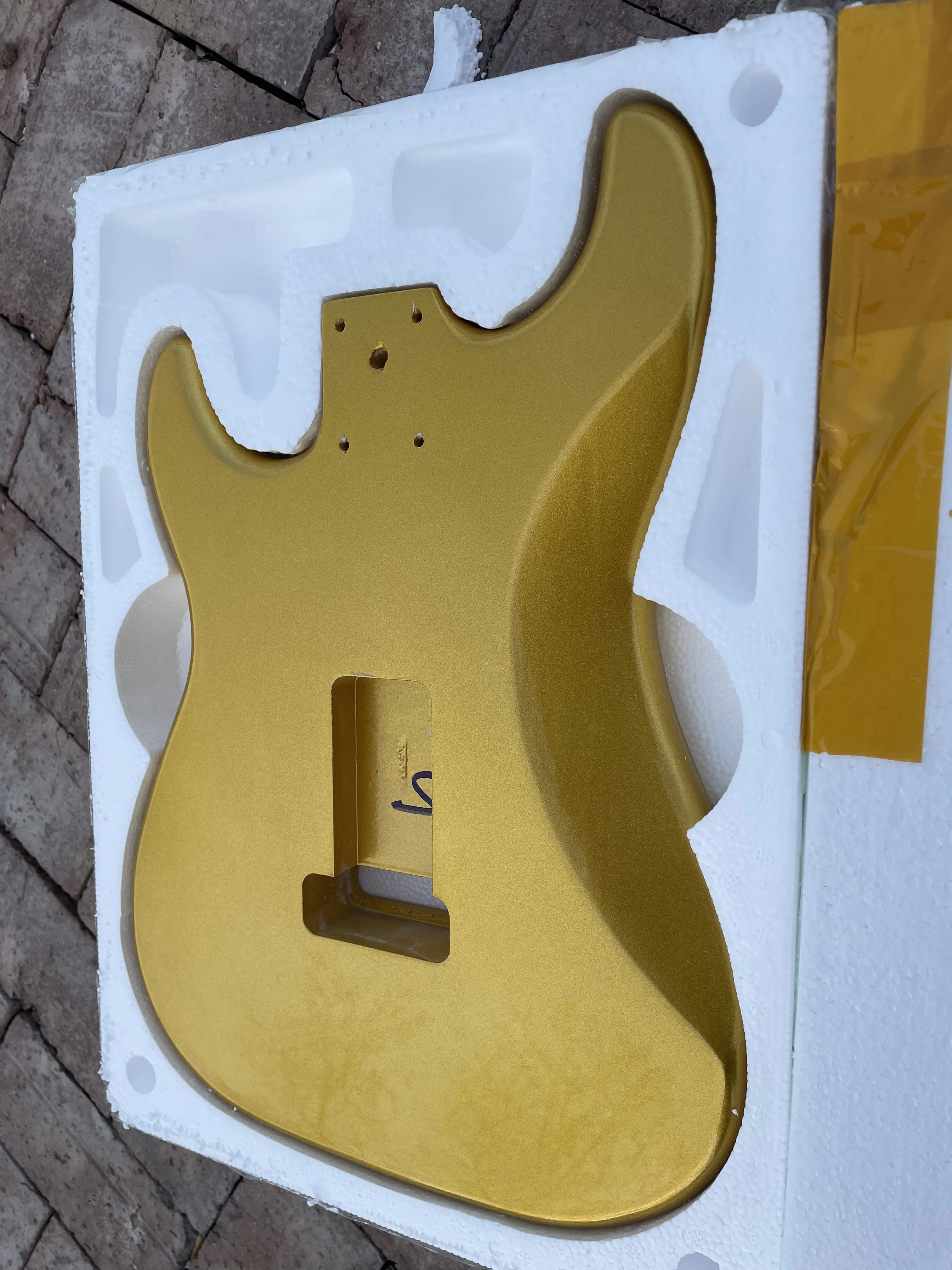 High Quality Poplar Wood Electric Guitar Body Golden DIY Replacement Barrel Gloss Finished Blank Wood Parts 5.7cm Pocket