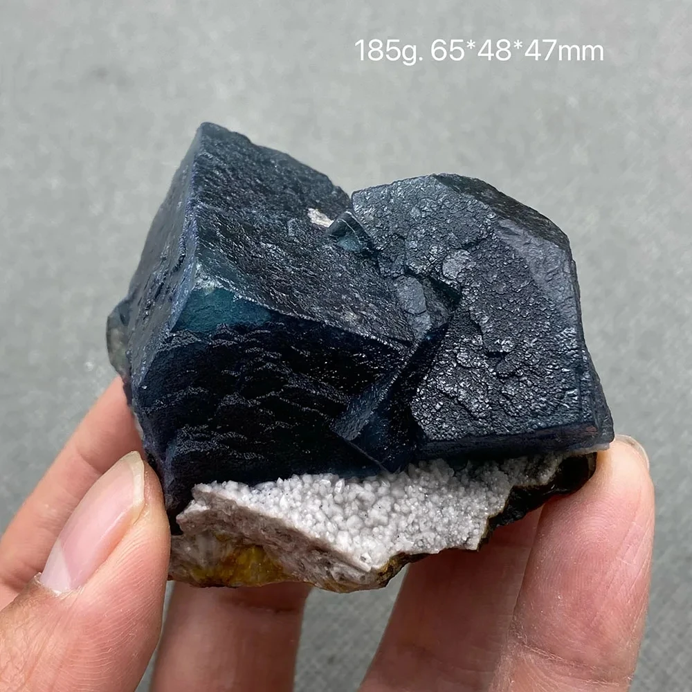 عينة معدنية من الحجر الأصلي التكافلي والكريستال الأزرق الطبيعي بنسبة 100% أصل منغوليا الداخلية الصينية.