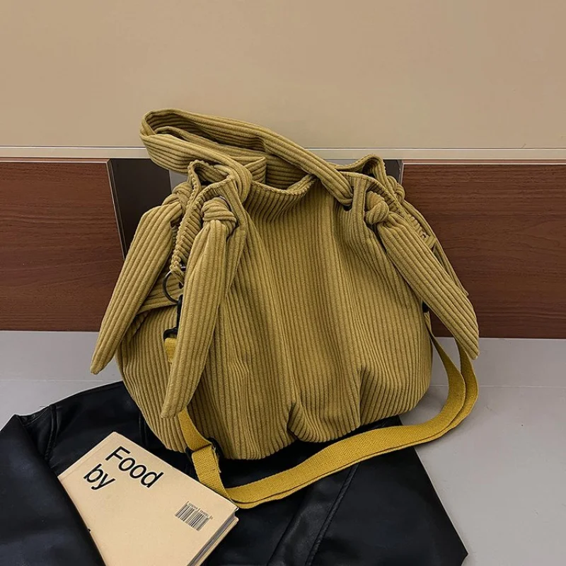 

Elegant Women's Messenger Bag Made Of Leather Boasting Casual Simple Vintage And Paris Elegant Style​