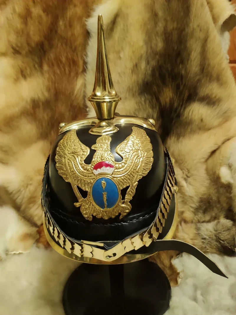 خوذة جلدية كلاسيكية من الحرب العالمية الأولى خوذة بروسية ألمانية خوذات بلغت ذروتها قناع جندي للاسترداد التاريخي يمكن ارتداؤه حقًا