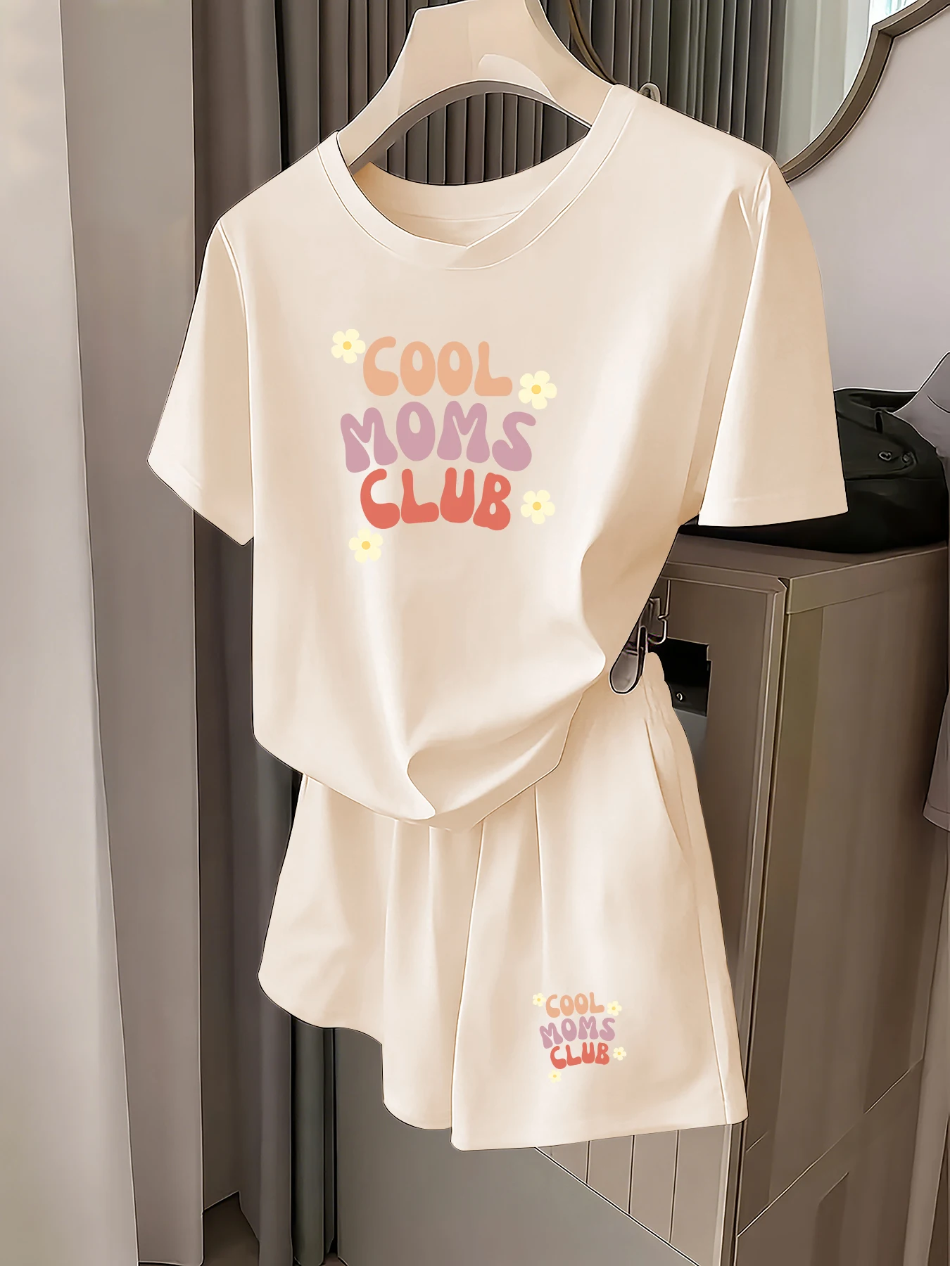 

Spring and Summer Cool Moms Club Colorful Letter and Floral Print T-Shirt and Shorts Casual Two-Piece Set for Women