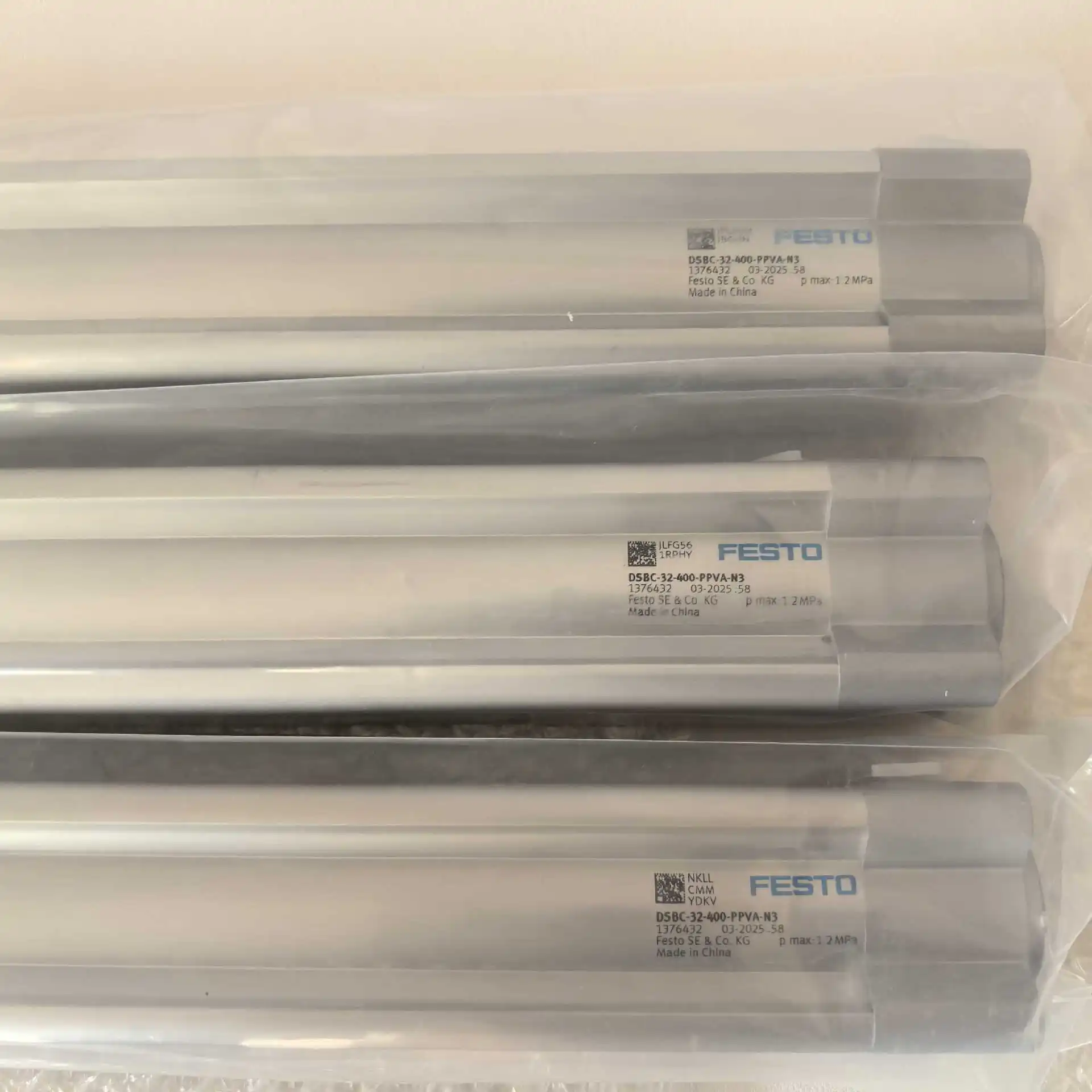 Standard Cylinder 1376432 DSBC-32-400-PPVA-N3