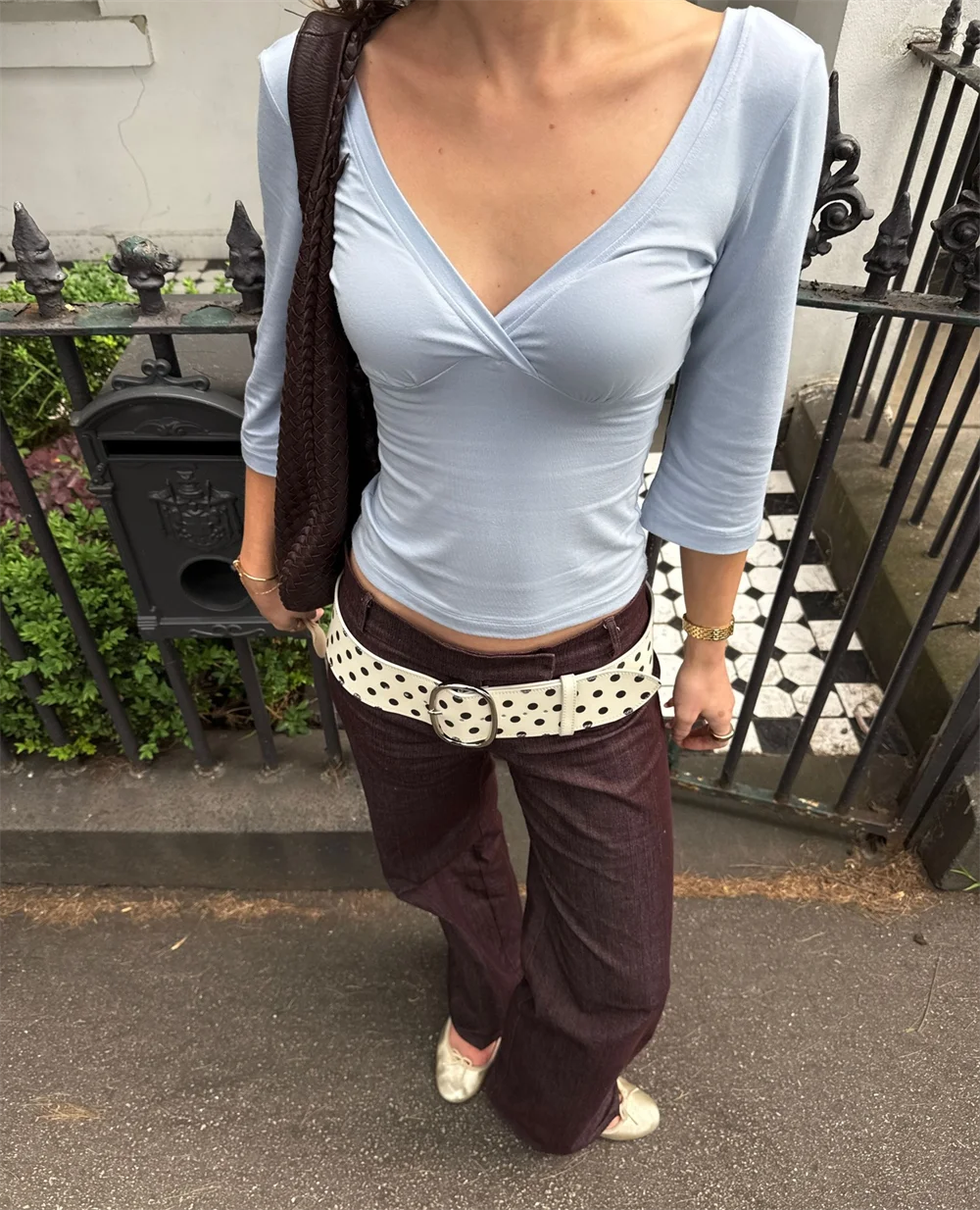 Absobe Damen Sexy Tiefer V-Ausschnitt Halblange Ärmel Top Minimalistisch Einfarbig Sexy Y2K Slim Casual T-Shirt 2026 Frühling Sommer Outfit Streetwear – Detail 29