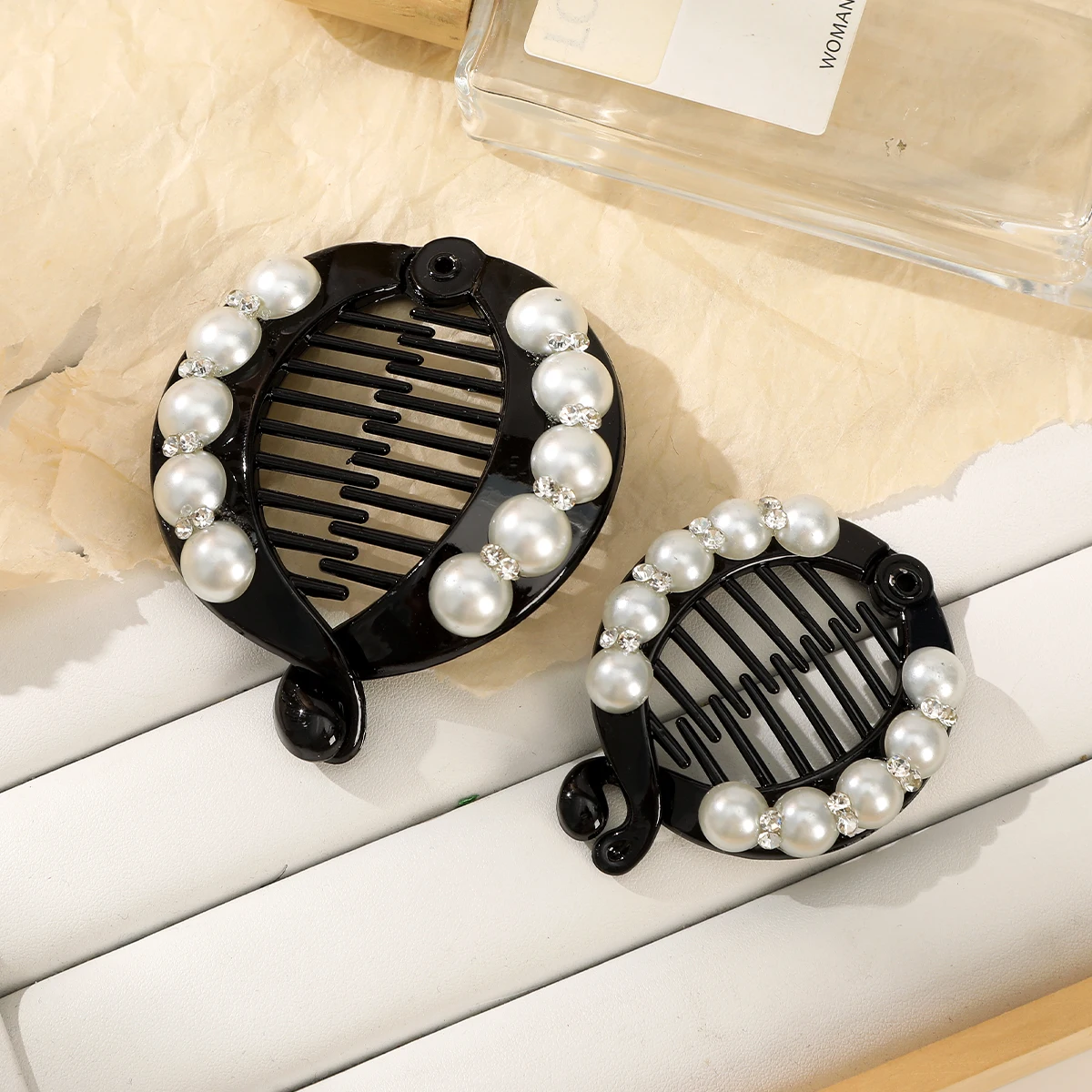 AWAYTR Summer Pearl Fish Clip Hairpin Fashion Ponytail Hairpin Minimalistyczne kobiety Solid Color Banana Clip Hairpin Banana Clip