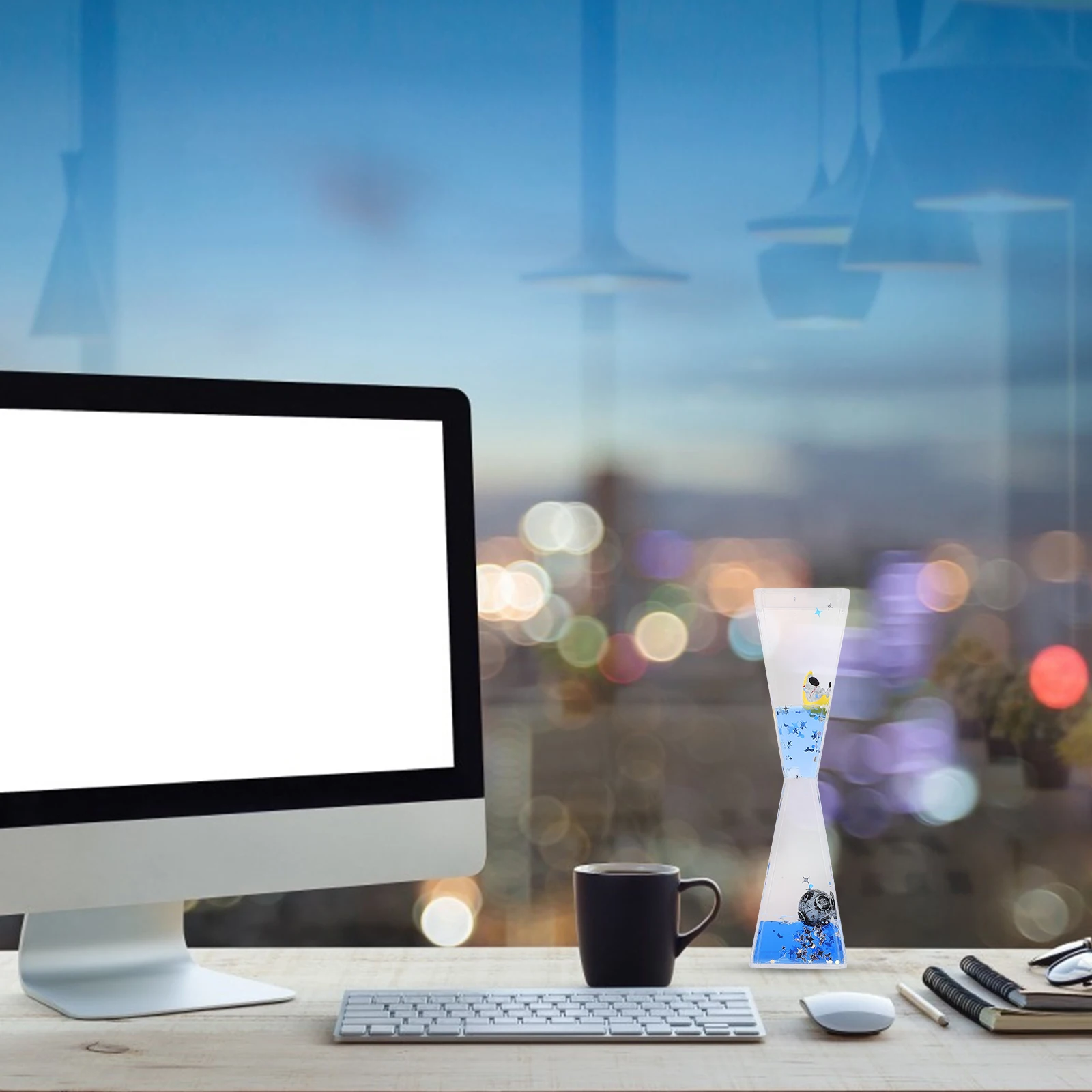 

1Pcs Spaceman Themed Liquid Sandglass Art Decorative Home Office Ornament Lightweight Easy Carry Store Liquid Sandglass