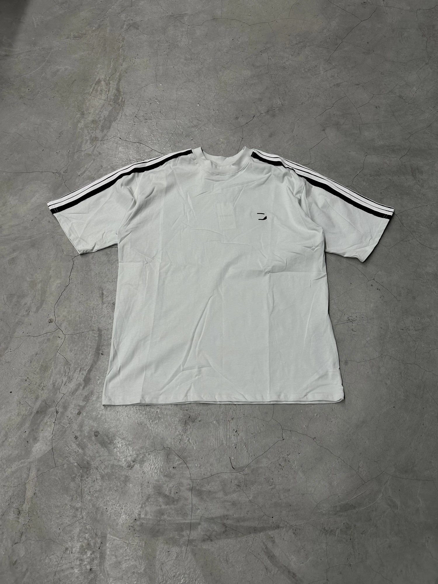 

Uni Sports Icon 25ss f Sve T-irt Double Ring Splicing Stripe Five Bar Outline Embroidery Casual Summer Faion