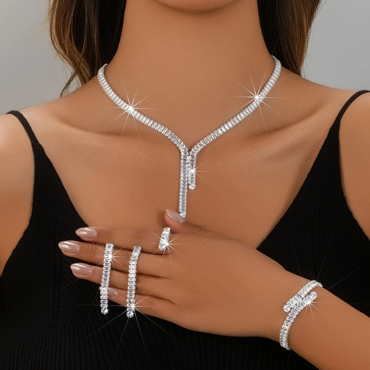 Einfache Damen-Schmucksets Wassertropfen Kubisches Zirkonia Kristall Quasten-Ohrringe und Halsketten-Set für Frauen Party-Geschenke