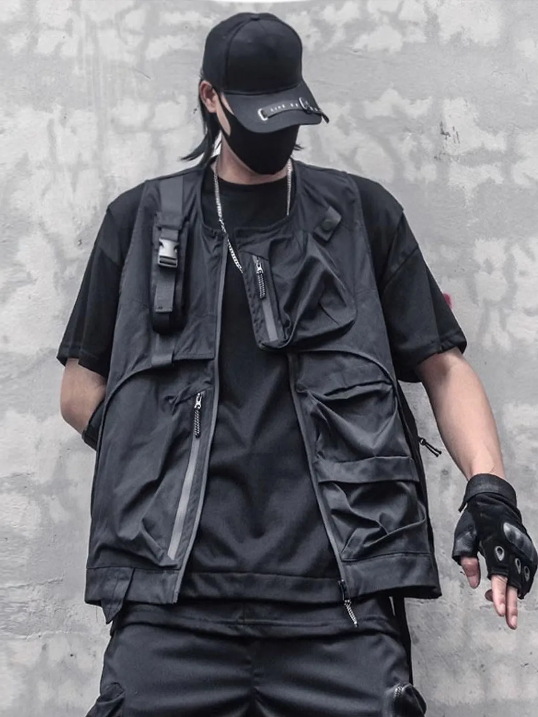 

Avant-Garde Design Techwear Style Streetwear Vest Man Autumn Dark Multi-Pocket Workwear Loose-Fitting