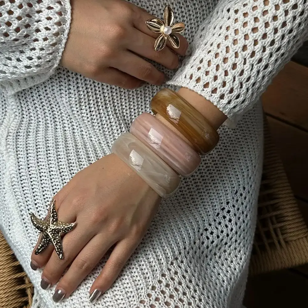 Fashion Acrylic Irregular Dye Geometric Exaggerated Bangles for Women Resin Statement Charm Bracelet Bangle Jewelry Gifts