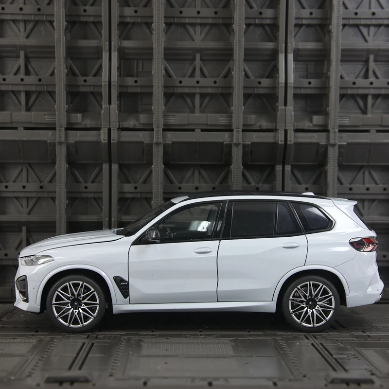 Modelo de coche de aleación BMW X5M 1:18, puertas y capó de motor, el maletero se puede abrir, sonido y luz, accesorios para vehículos todoterreno