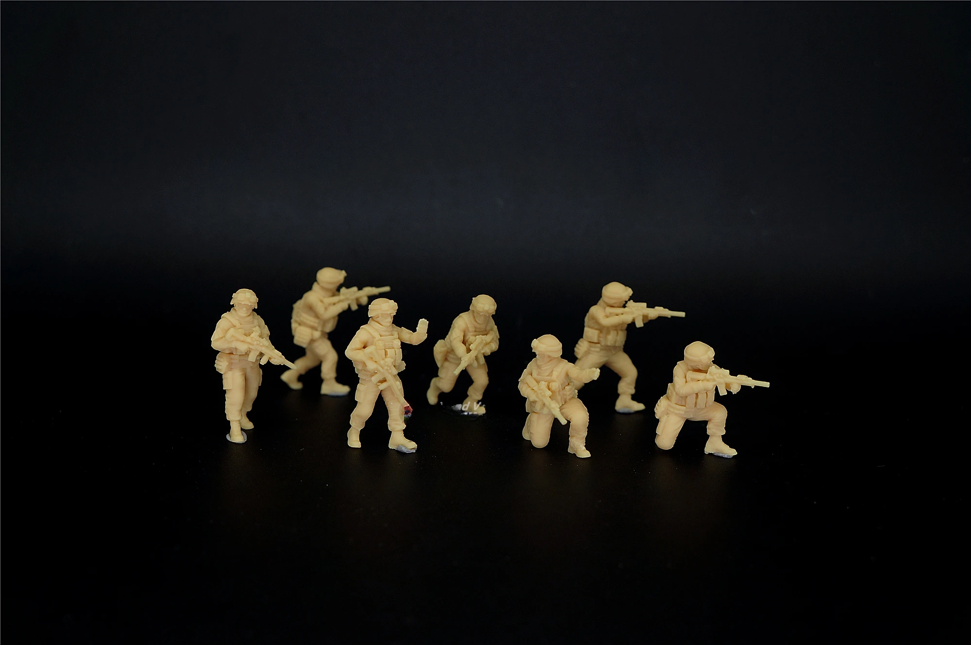 1/72 Modern US Navy Marine Corps Command Attack Posture Action Figures 7-Piece Mold Set