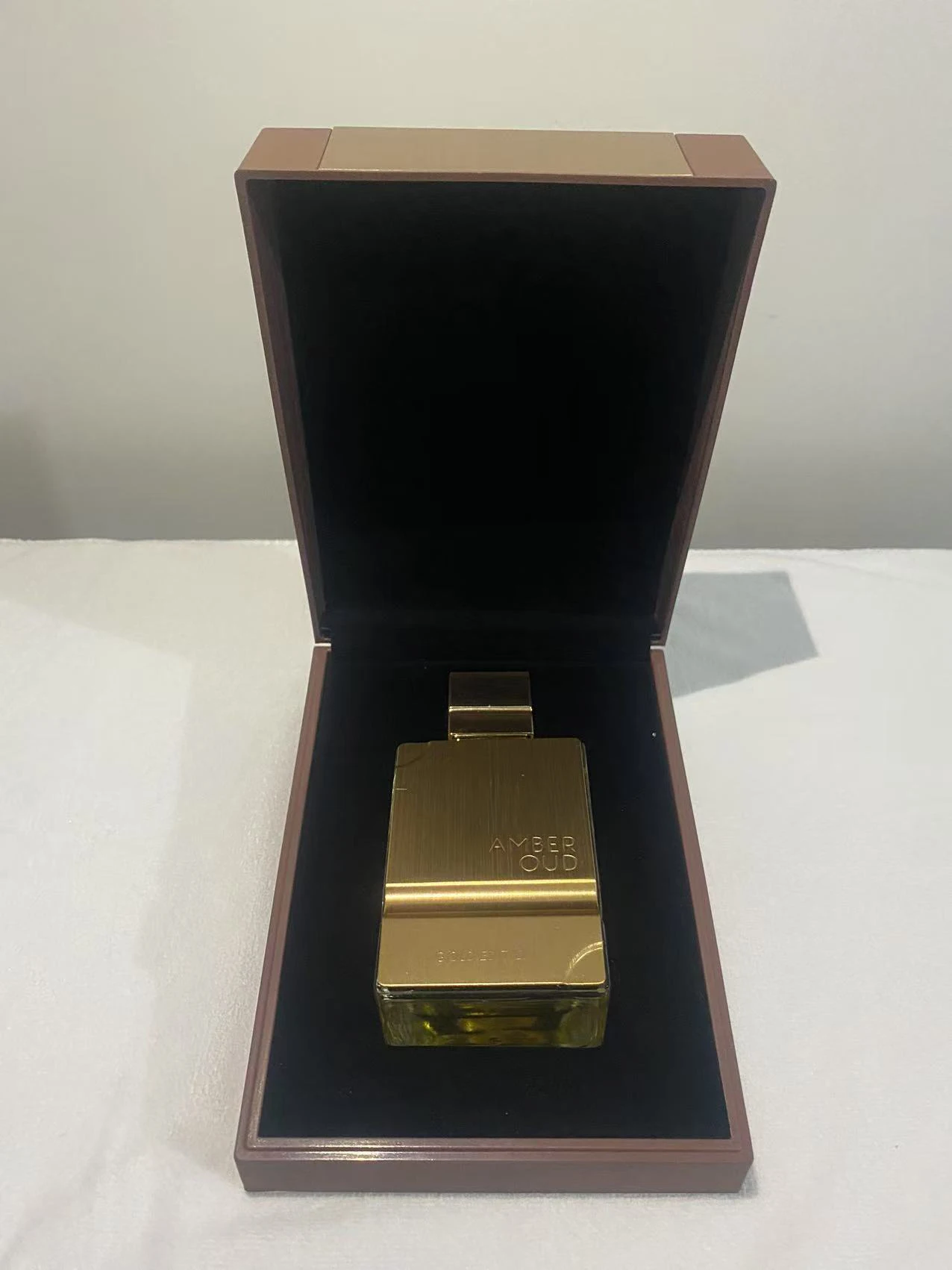 

Amber Oud Gold Edition Extrait de Parfum: Brushed Gold Bottle, Luxe Woody Amber Scent for Men