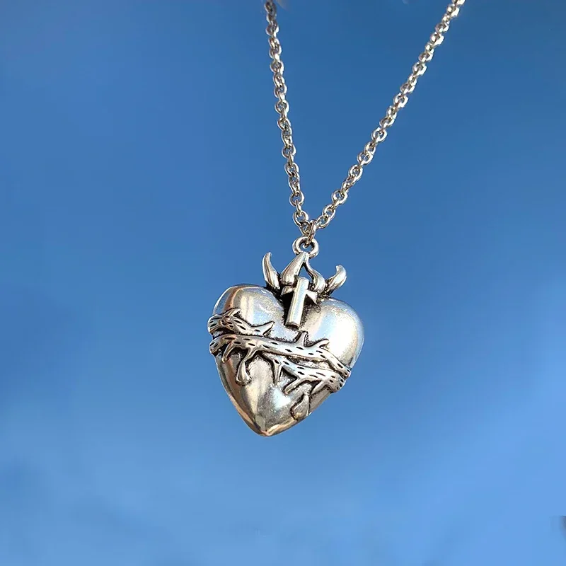 Gothic Accessories INS Heart Thorns Chains Necklace Aesthetic Egirl Punk Fashion Pendant Necklace Men Women Grunge Choker