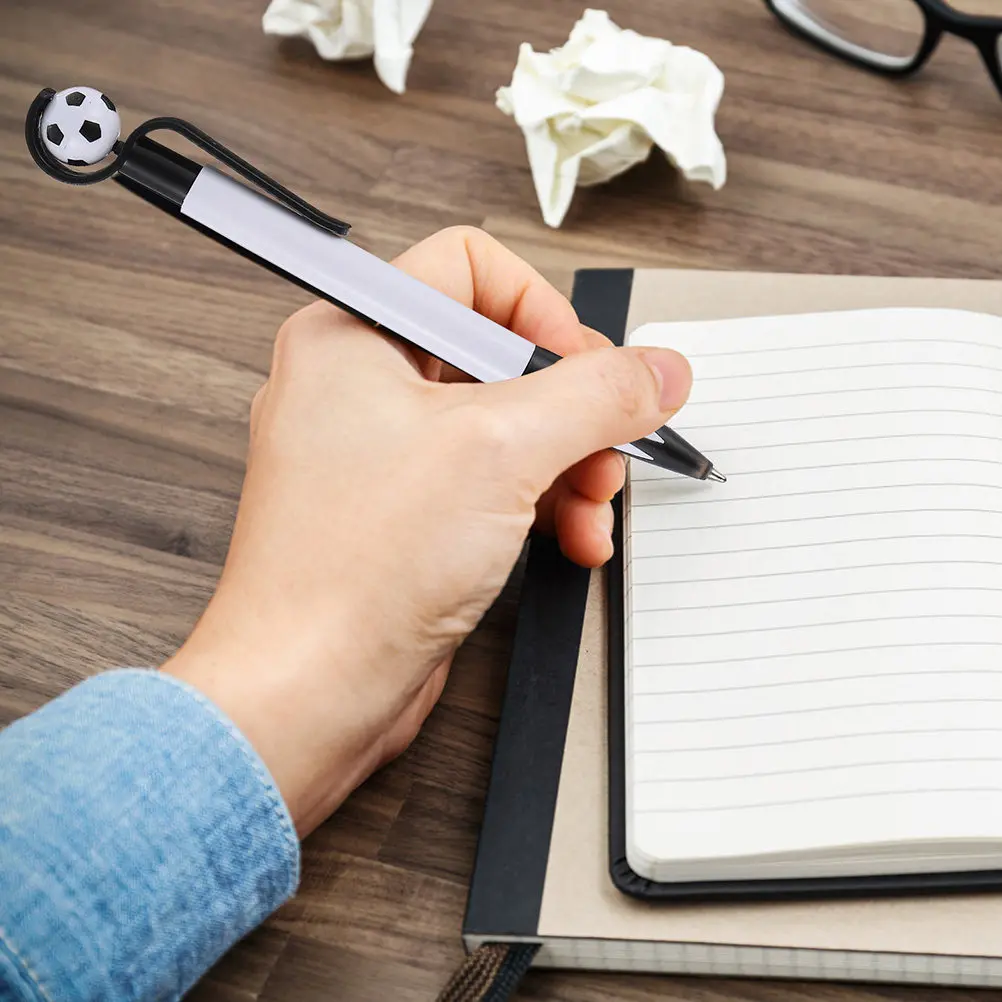 

Набор из 6 шариковых ручек в виде футбольных мячей, премиум-класса, пластиковые, с плавным письмом, мультяшный дизайн, для школы и офиса, канцелярские принадлежности