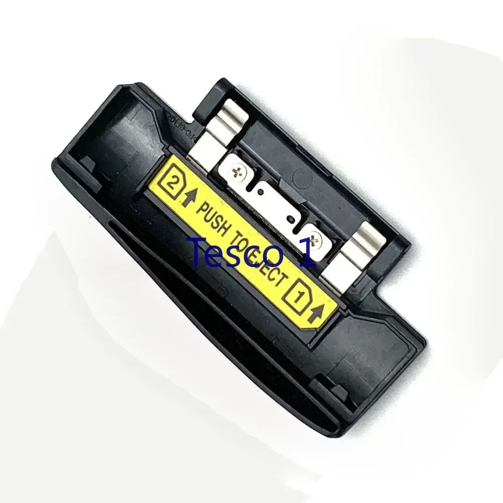 新しいオリジナルニコン D7000 SD メモリカードチャンバードアカバー蓋ゴム修理交換部品