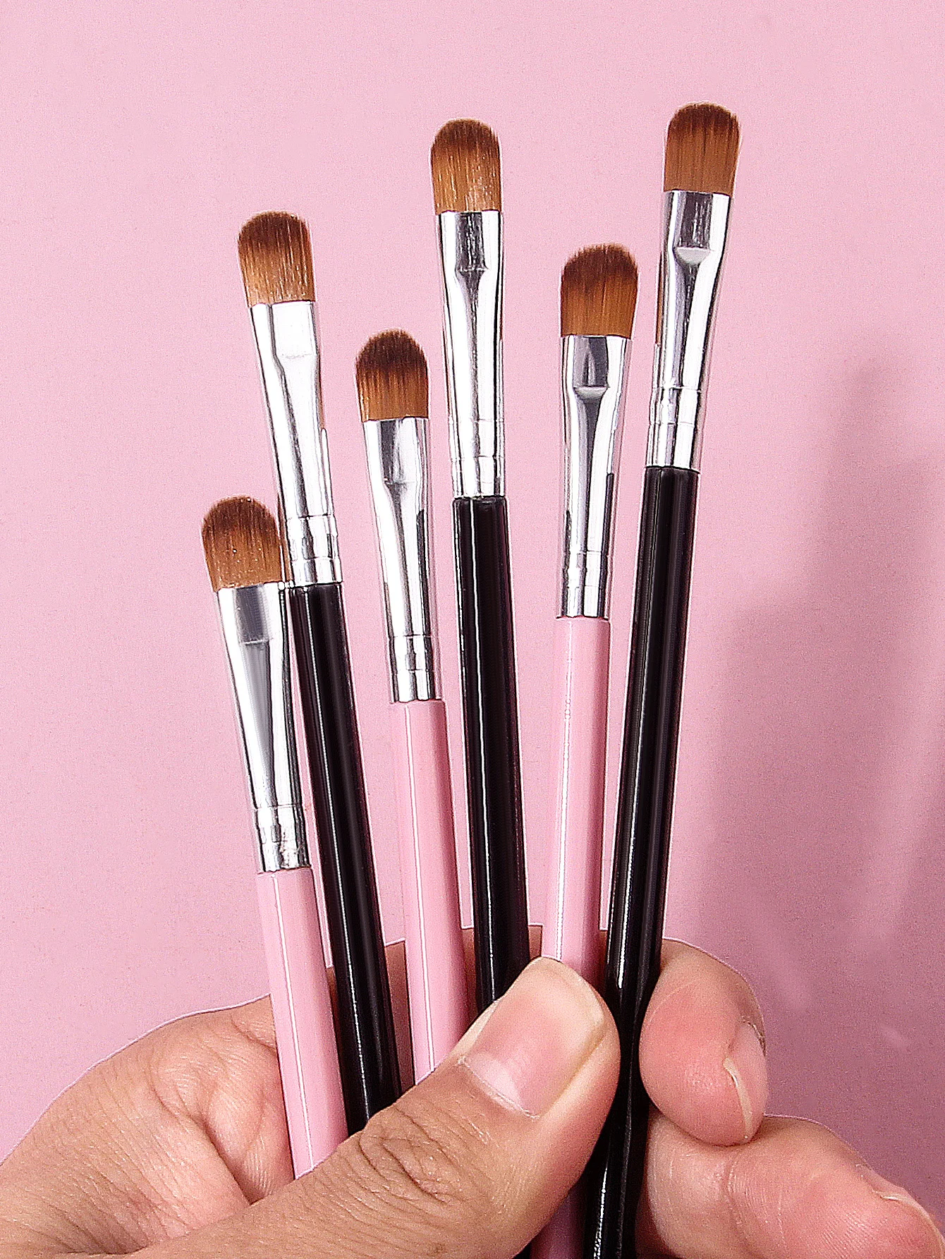 مجموعة فرش ظلال عيون متعددة الوظائف مكونة من 6 قطع، فرشاة كونسيلر برأس مستديرة مسطحة، فرشاة مزج مكياج العيون، فرشاة مكياج احترافية