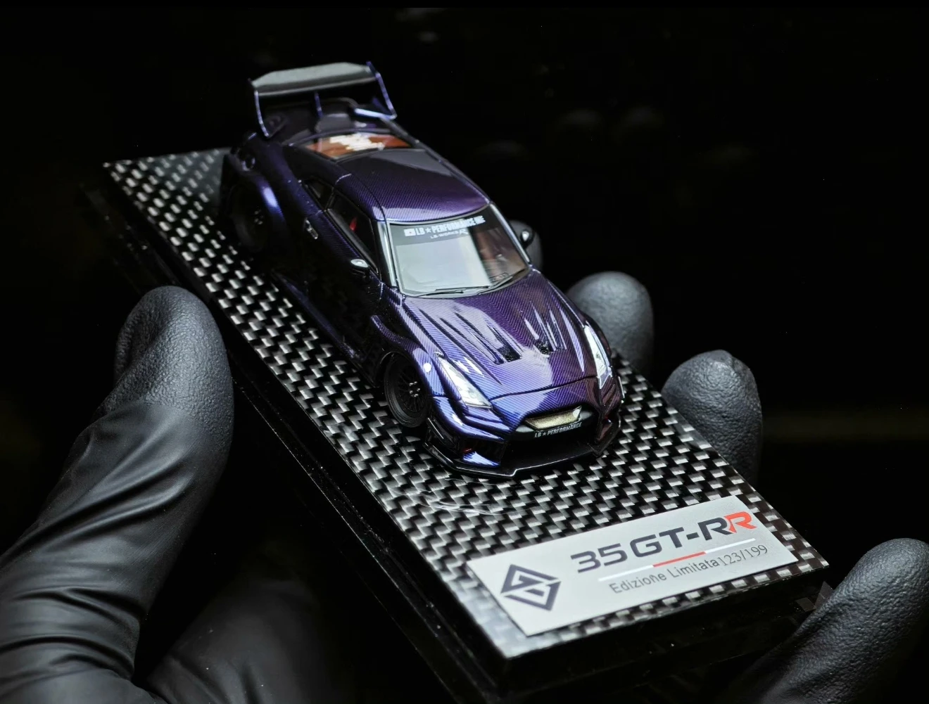 

GW God Wealth 1:64 GTR35 Chameleon Diecast Model Car Resin Limited edition