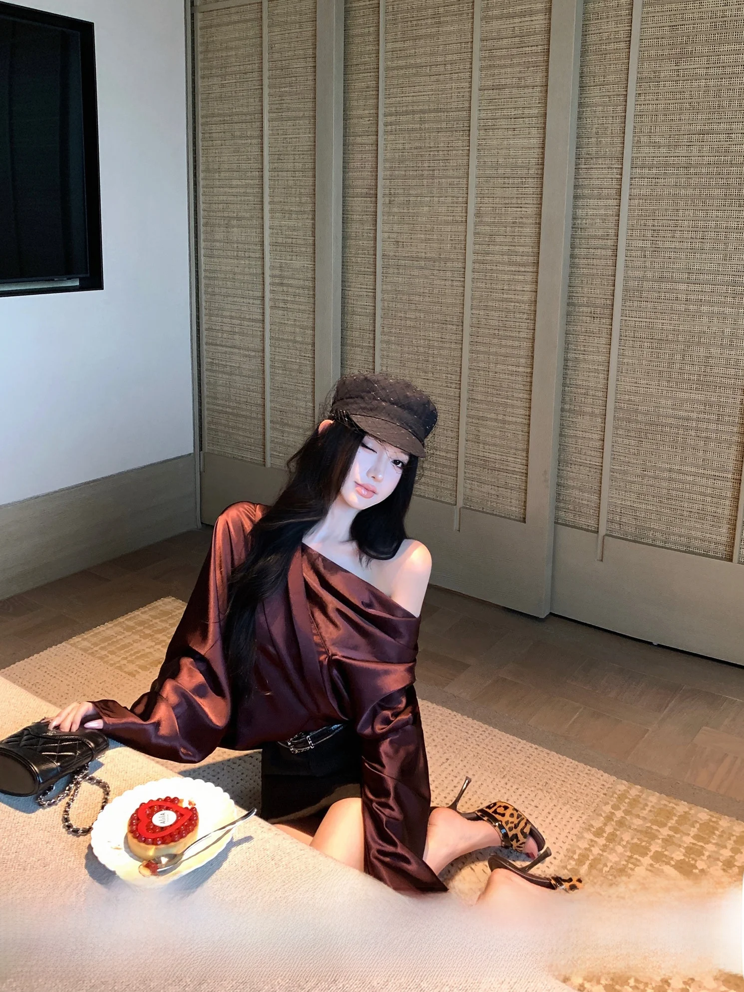 

Loose Fit Satin ort Svel Top JAYKY YANG Nice Wed Coffee Color Loose Base irt Casual Sle Regular Sve Polyester