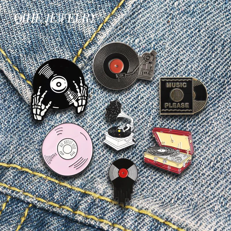 Vinyl Records Pines Badges Fashion Brooch Gifts for Friends Wholesale QIHE JEWELRY Music Enamel Lapel Brooch Classic Phonograph