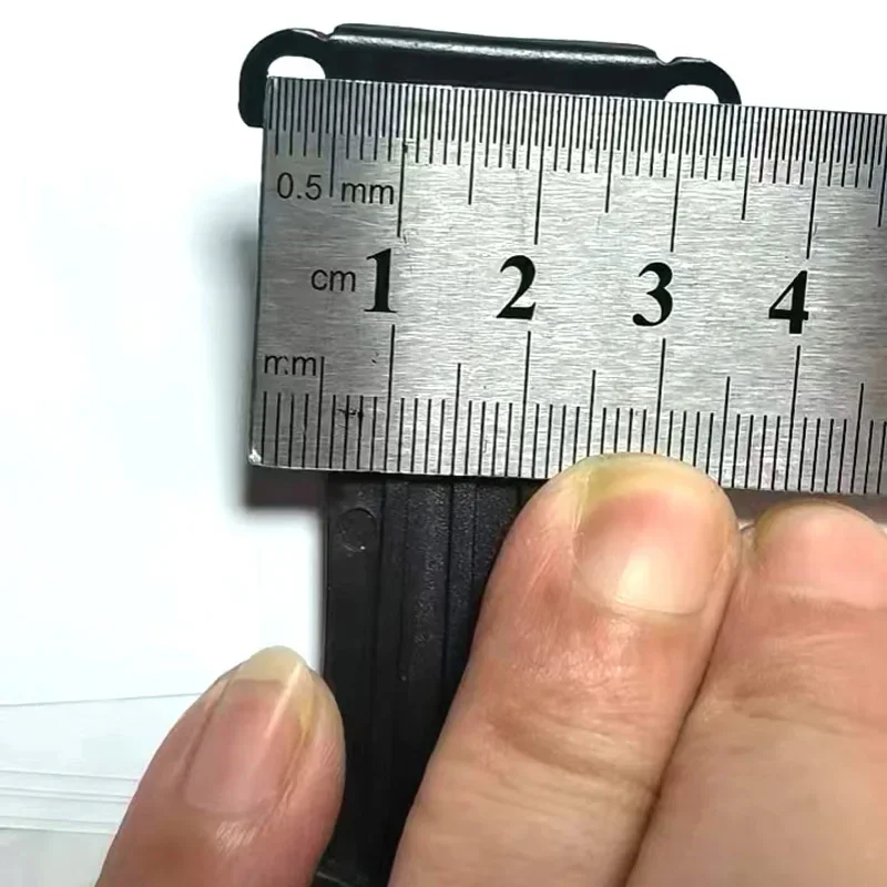 Suku cadang baru klip sabuk belakang untuk Baofeng BF-666S BF-777S BF-888S Radio 2-arah Walkie Talkie dengan 2 buah sekrup