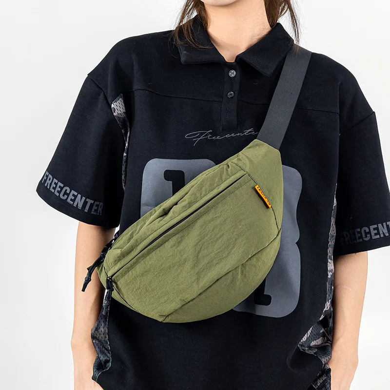 

Unisex Multifunctional Sports Chest Bag Minimalist Crossbody Phone Pouch for Cycling Running