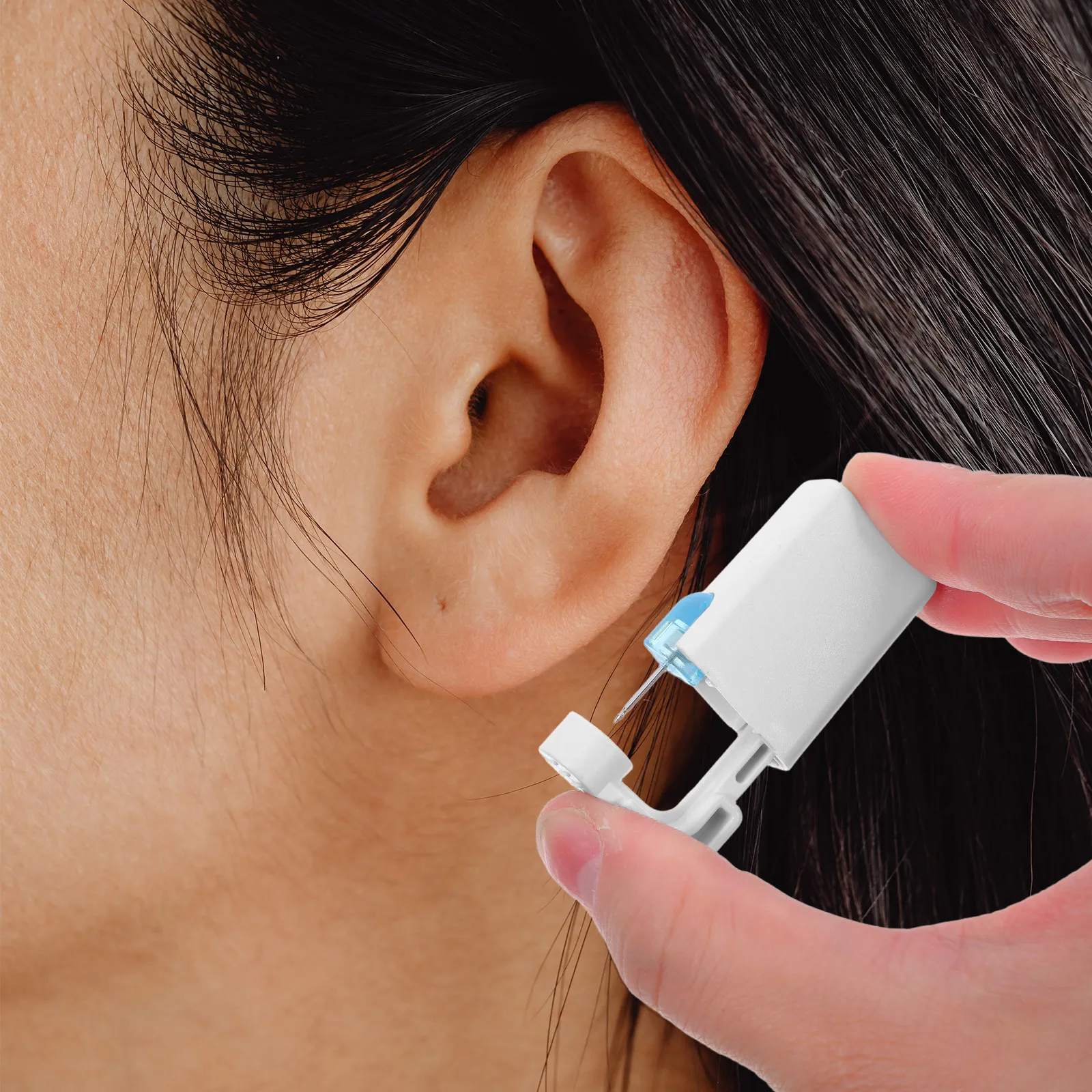 

4Sets Low Pain Ear Piercing Kit Professional Disposable Piercing Tools for Body Ear Hole Puncturing Fast Healing Design