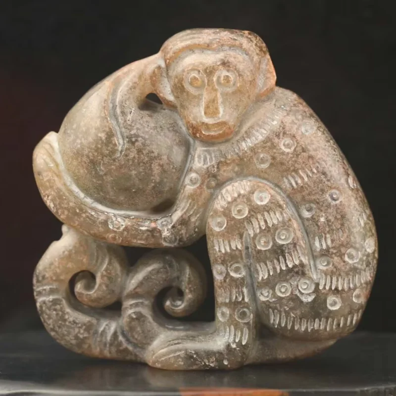 Old Natural Jade Hand-Carved Statue of Monkey Statue Exquisite Handicraft