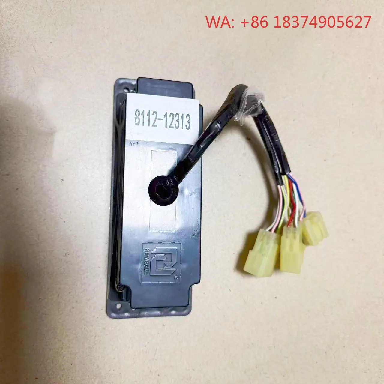 The air conditioning panel is suitable for the medium bus parts controller 8112-12313 KFD28K-074E1