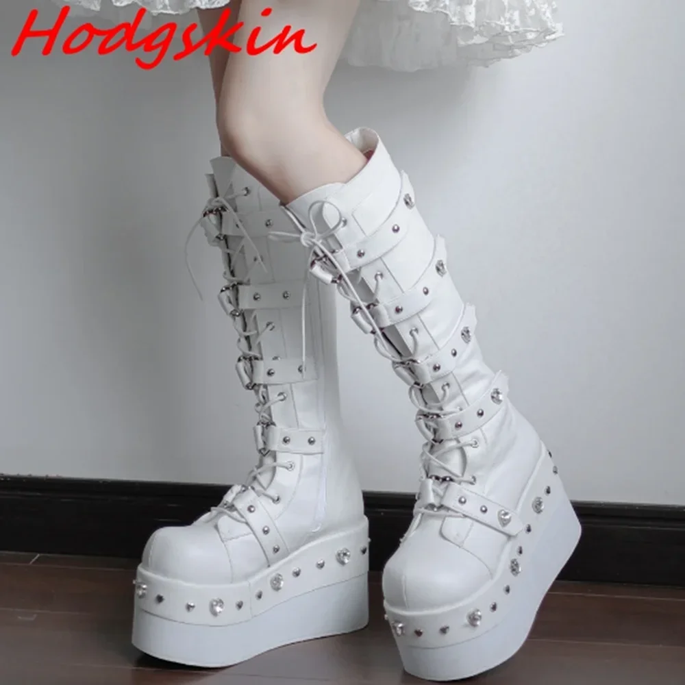 

Женские сапоги выше колена, на шнуровке, с круглым носком, со стразами, на толстой подошве, с металлическим узором в форме сердца, привлекательные крутые сапоги для девушек