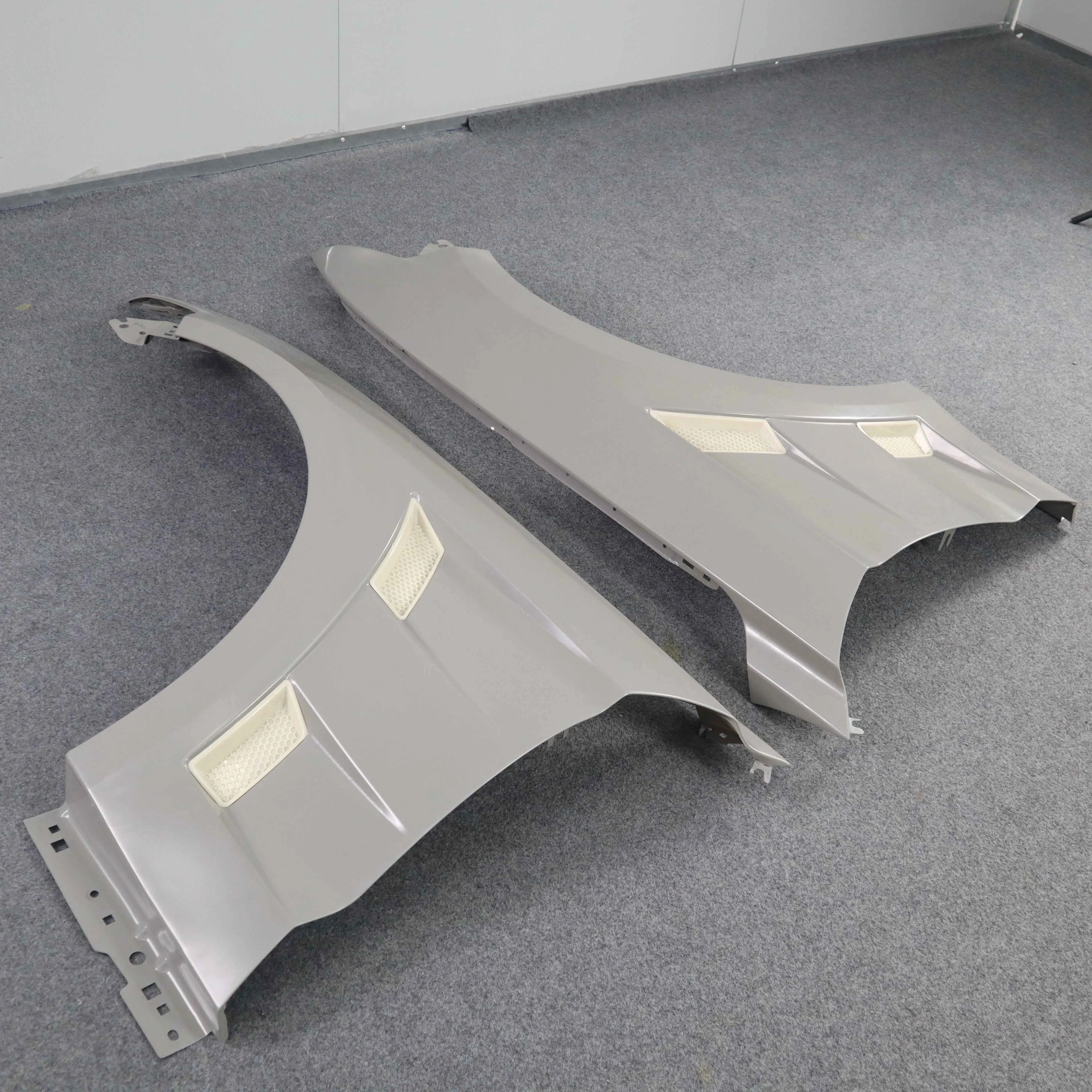 

Iron material front fender for the perfect accessory of 15-17