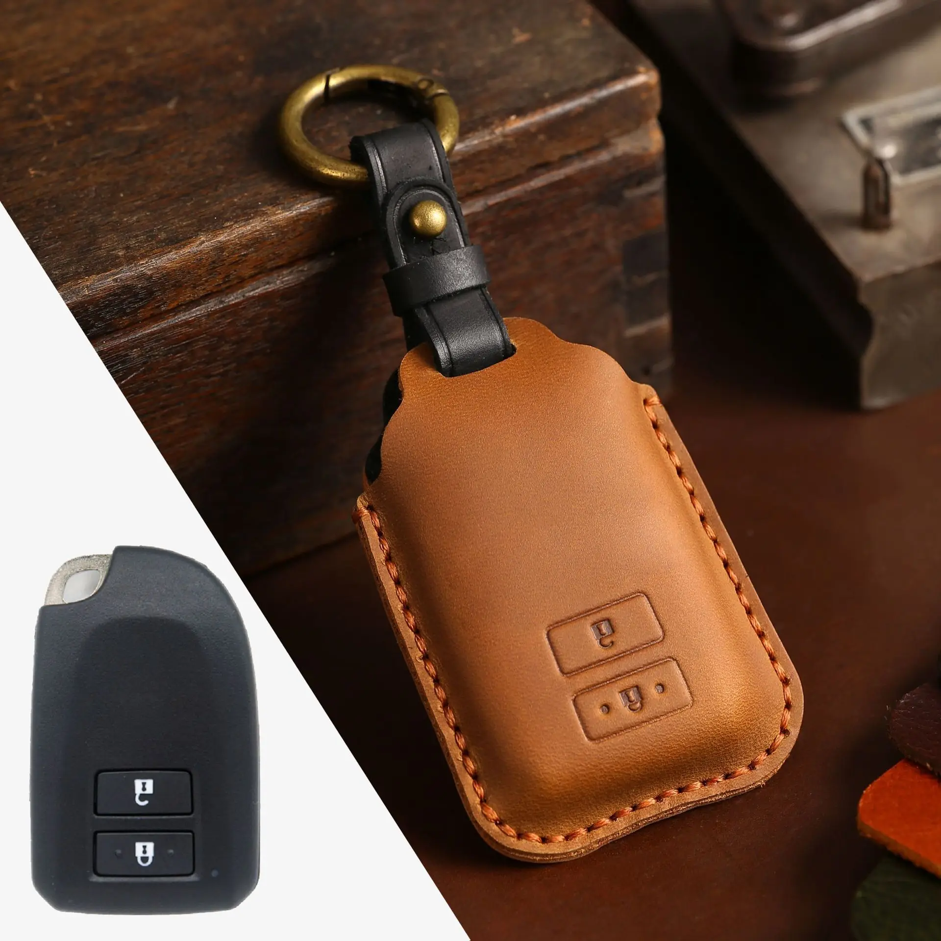 2/3 Button Leather Car Key Cover Protector Case for Toyota Yaris HAIs 2020 Hiace 200 Remote Shell Holder Keychain Accessories