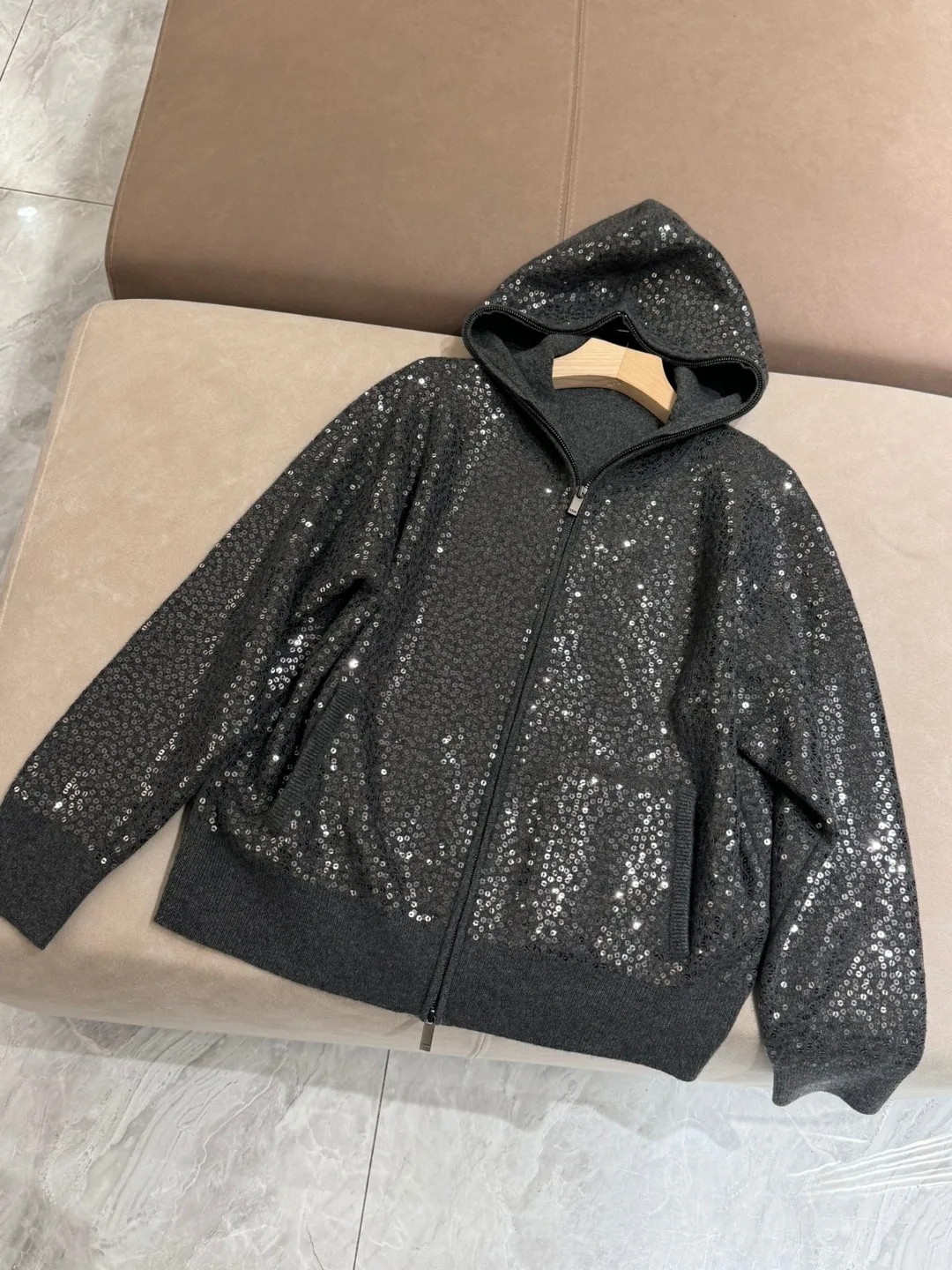 Luxurious solid color Sequinned hooded cashmere knitted zipped cardigan