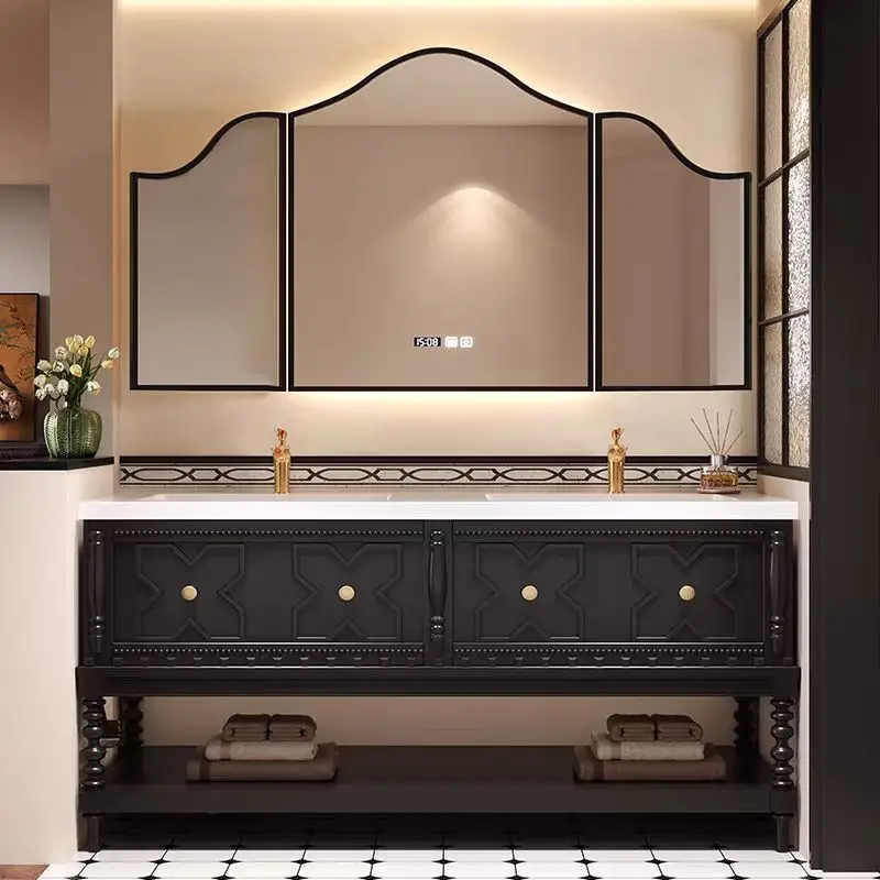 

Комбинированный шкаф для ванной комнаты в стиле ретро из французского дуба, с раковиной и унитазом от пола до потолка.