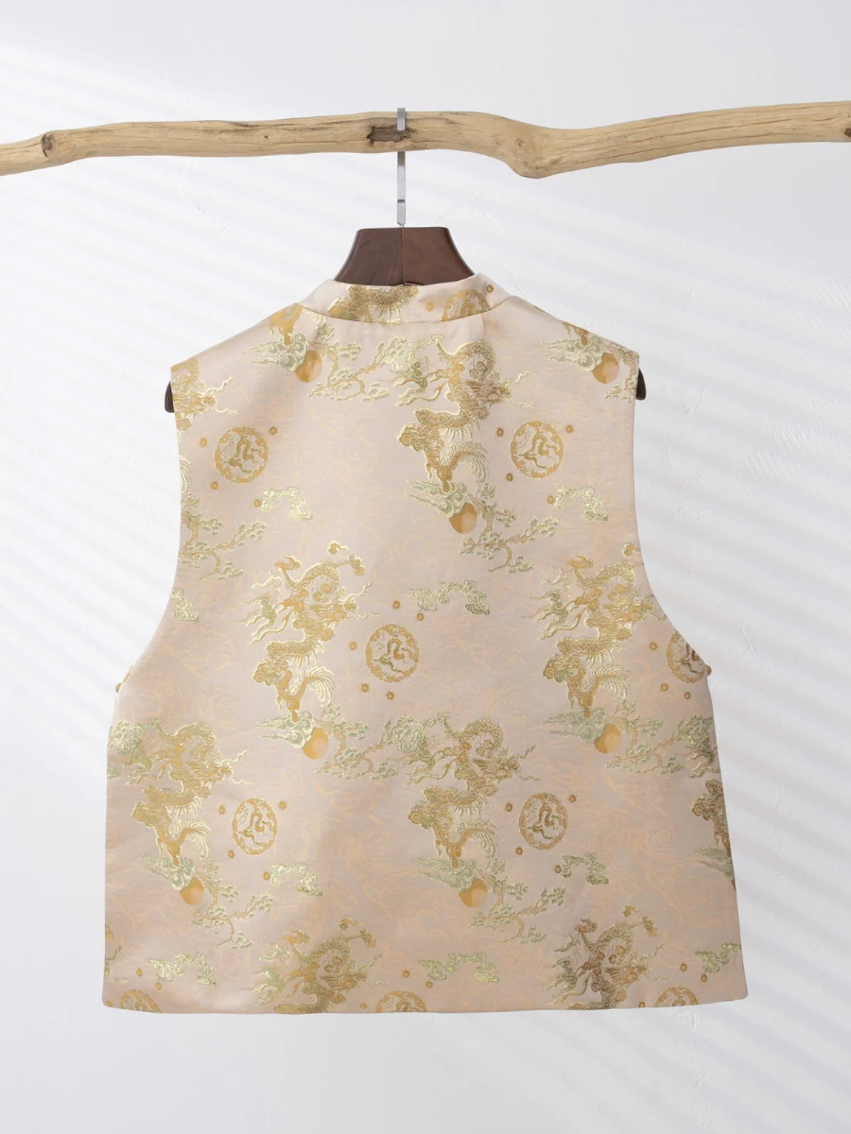 เสื้อกั๊กสไตล์จีนแบบสองด้านสำหรับผู้หญิง คอตั้งย้อนยุค ลายมังกรทองทอ พร้อมแผ่นเสริมไหล่ สไตล์จีนดั้งเดิม