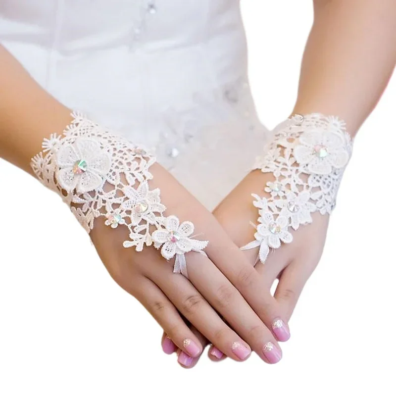 

Short Bridal Gloves for Wedding Party Sparkly Diamonds Lace Fingerless Wrist Length Bride Party