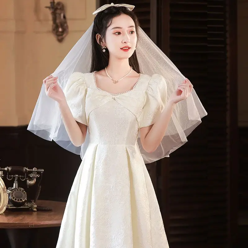 Vestido blanco de gama alta, nuevo registro de licencia para mujer, estilo diario, cuello cuadrado francés, vestido blanco ajustado, novia de tamaño pequeño