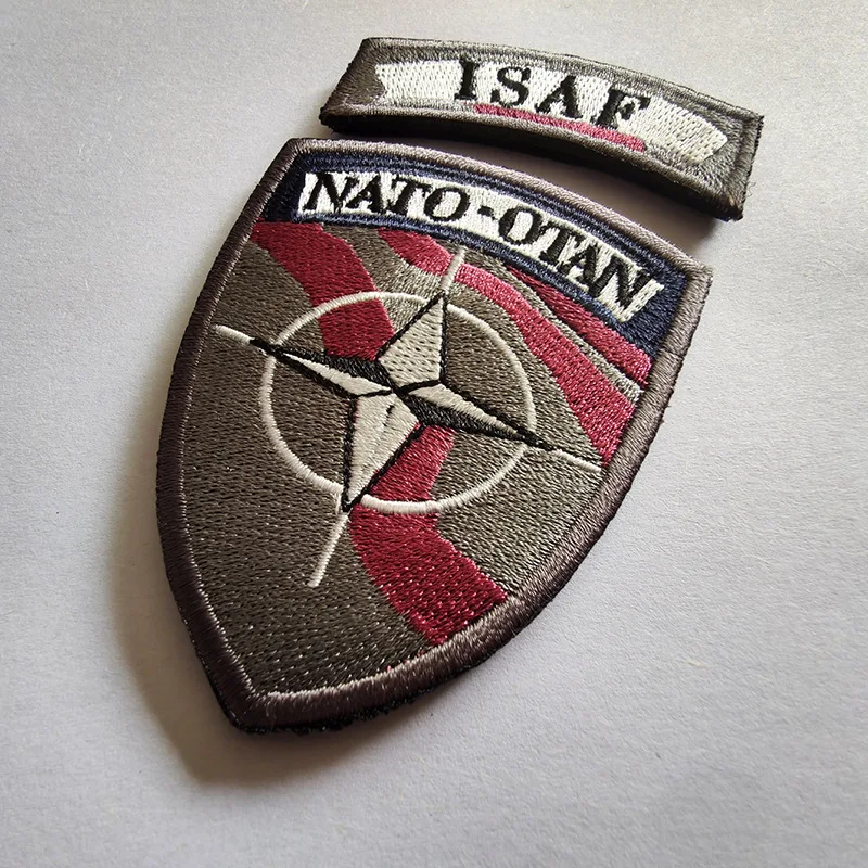 الناتو التحالف ISAF شارة التطريز التصحيح هوك وحلقة ملصقات الجيش مروحة العسكرية القماش شارات في الهواء الطلق حقيبة الملحقات DIY بها بنفسك #3