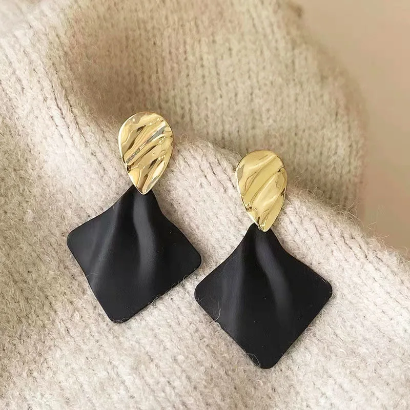 New Trendy Black Rhombus Pendants Hanging Earrings for Women Gold Color Uneven Top Silver Color Dangle Earrings Boho Jewelry