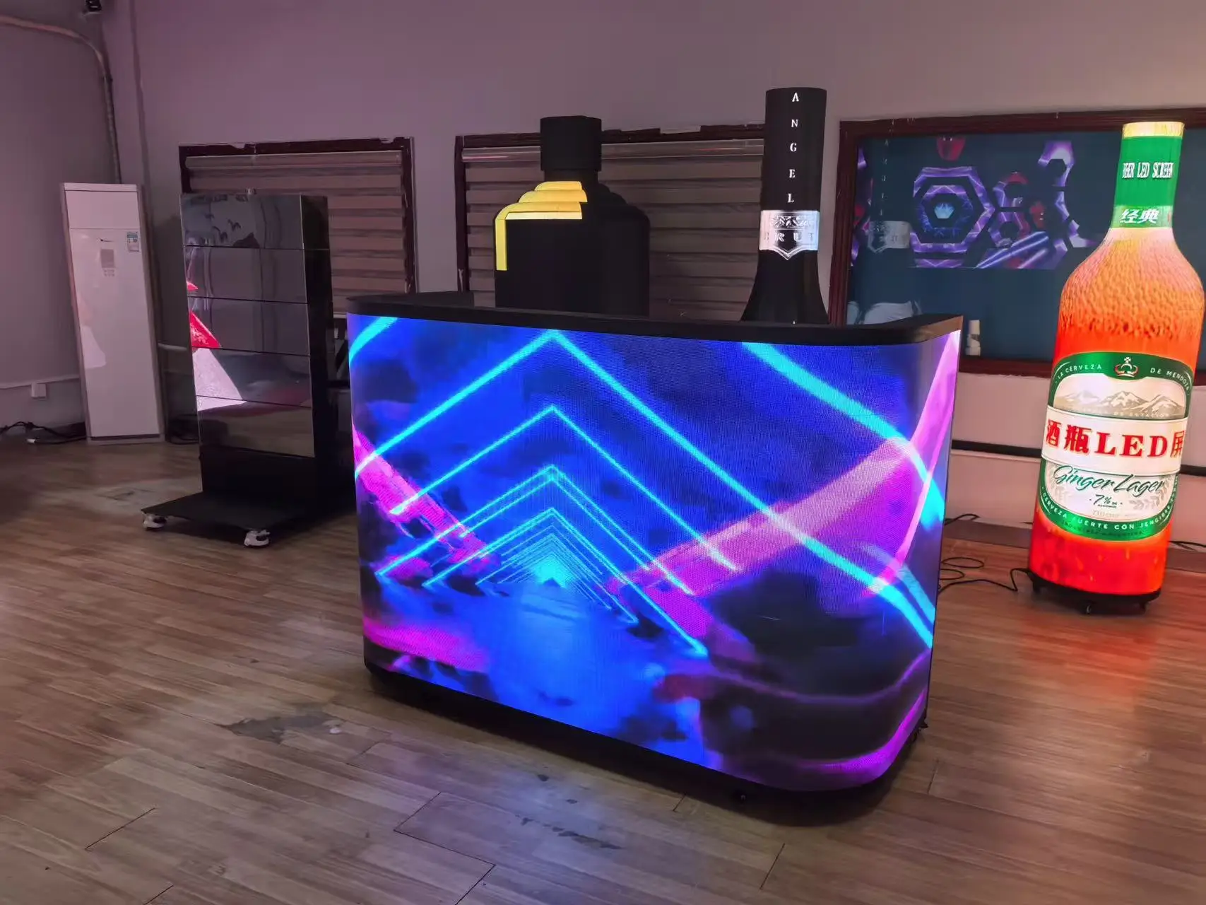 Customized Size  LED Digital Poster Stage LED Screen P1.25 P1.5 P1.86 P2 P2.5 LED DJ Booth Display