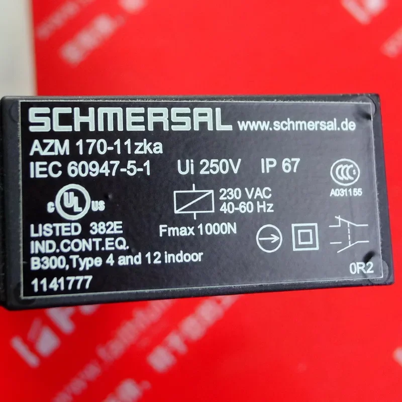 New AZM 170-11 zka 101141777 security door switch