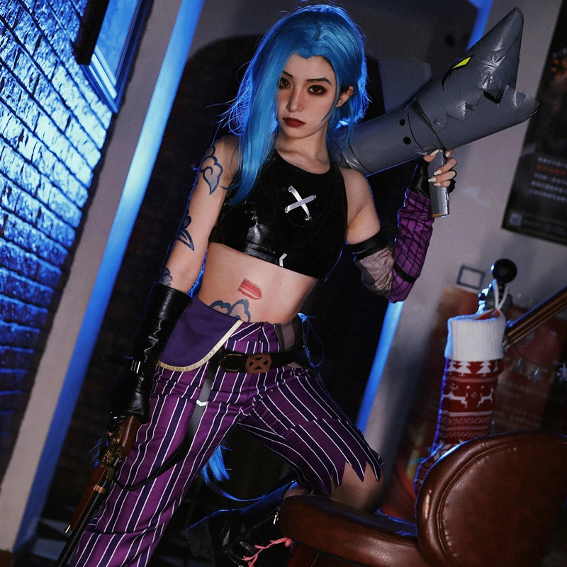 อะนิเมะเกม LOL Arcane Jinx ชุดคอสเพลย์ผู้หญิงทั้งชุด Tattoo สีฟ้ายาววิกผม Jinx รองเท้าบู๊ทแฟชั่นฮาโลวีน Carnival ชุดผู้หญิง